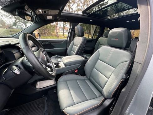 Used 2024 GMC Acadia AT4 w/ Luxury Package image 20