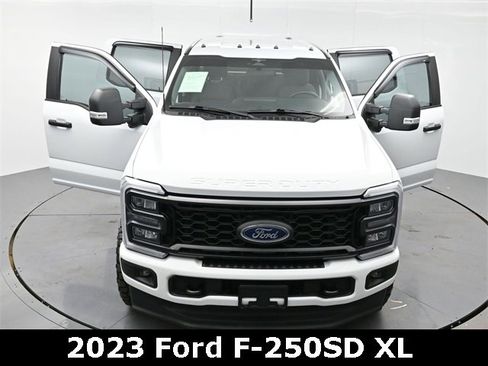 Used 2023 Ford F250 XL w/ STX Appearance Package image 37