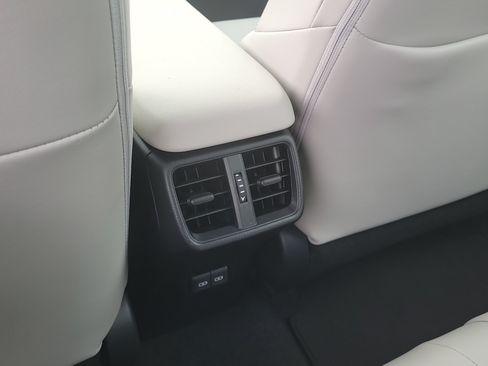 Used 2024 Lexus UX 250h F Sport FWD image 15
