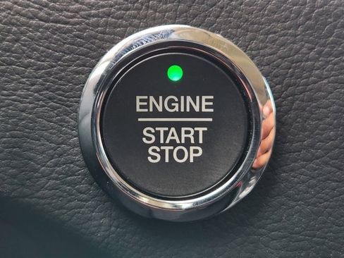 Used 2022 Ford Edge SE image 19