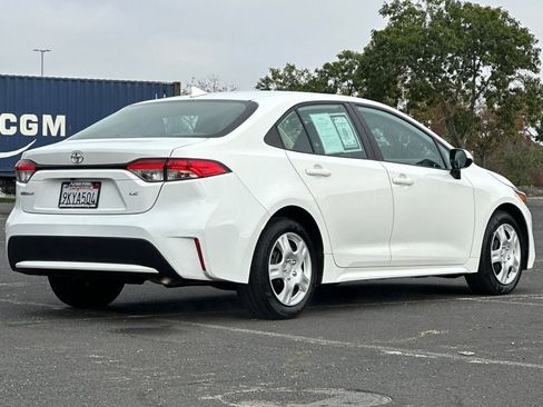 Used 2021 Toyota Corolla LE image 4