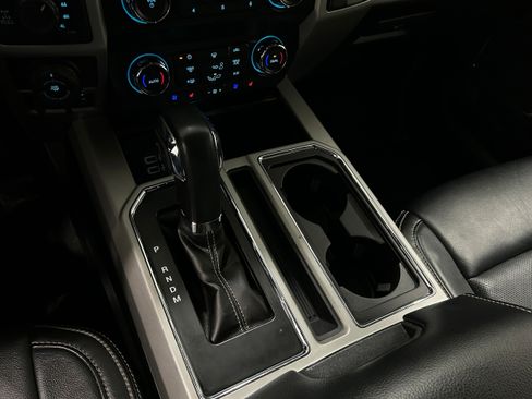 Used 2019 Ford F150 Lariat image 12