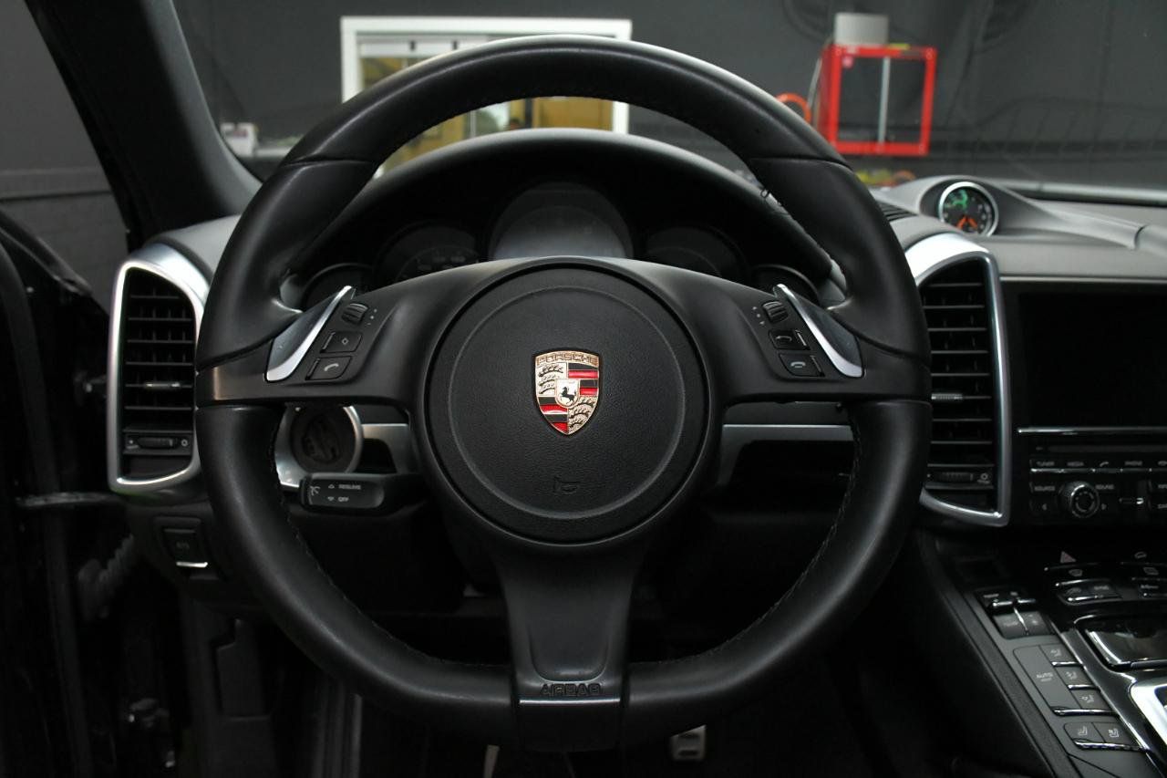 Used 2014 Porsche Cayenne S w/ Comfort Plus Package AWD/4WD image 18