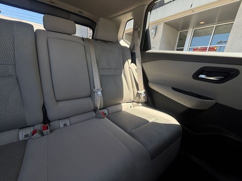 Used 2025 Nissan Rogue SV AWD/4WD image 38