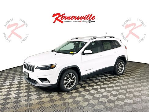 Used 2020 Jeep Cherokee Latitude Plus image 3