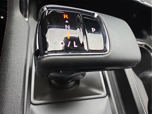 Used 2024 GMC Sierra 1500 AT4 w/ Technology Package image 16