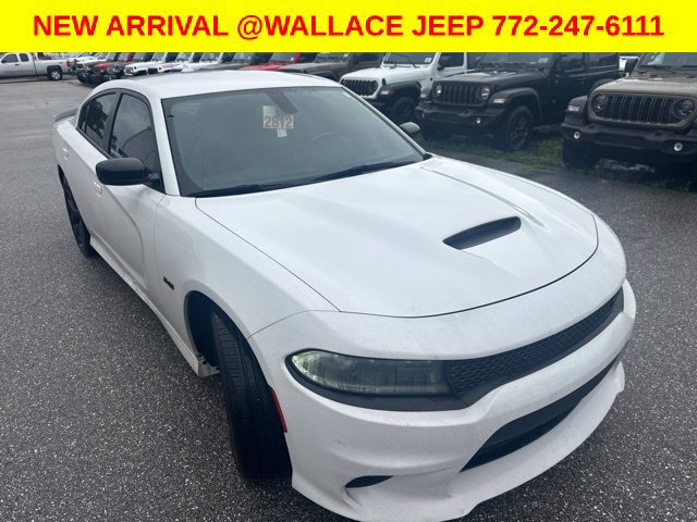 Used 2023 Dodge Charger R/T w/ Blacktop Package RWD image 2