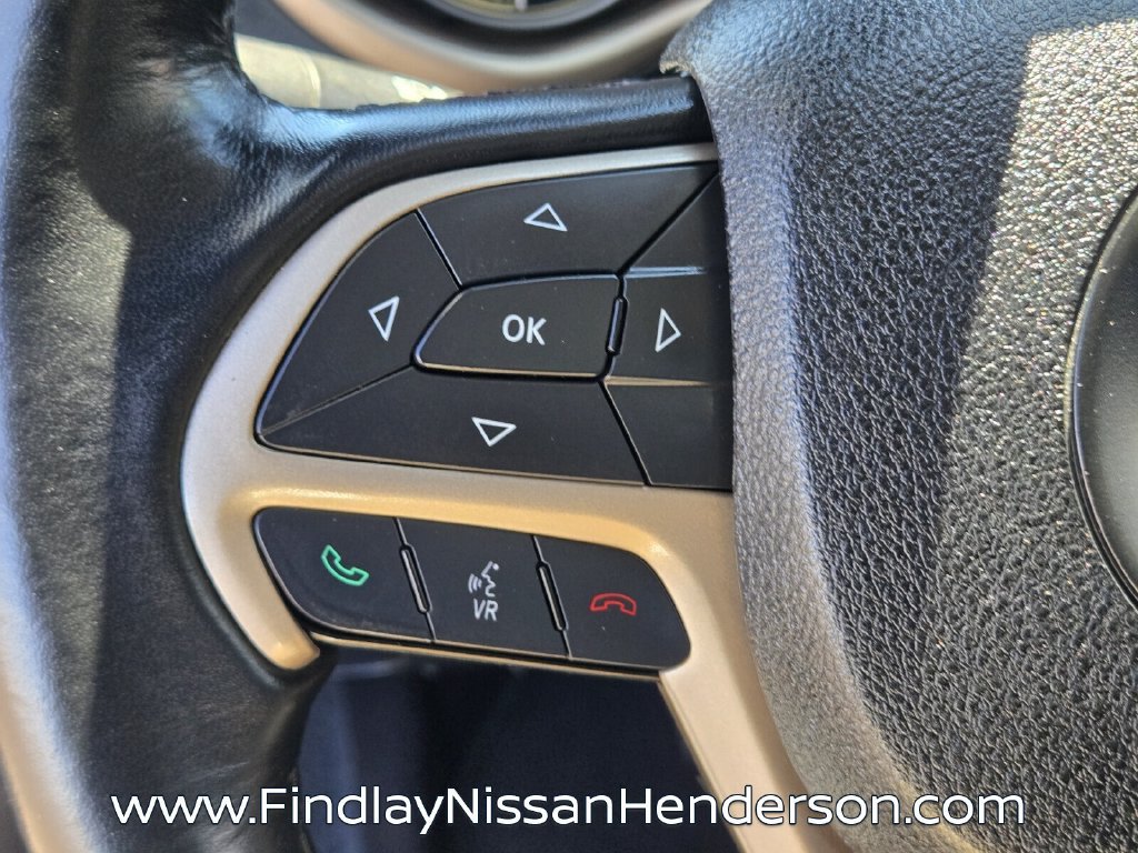 Used 2016 Jeep Cherokee Latitude FWD image 23
