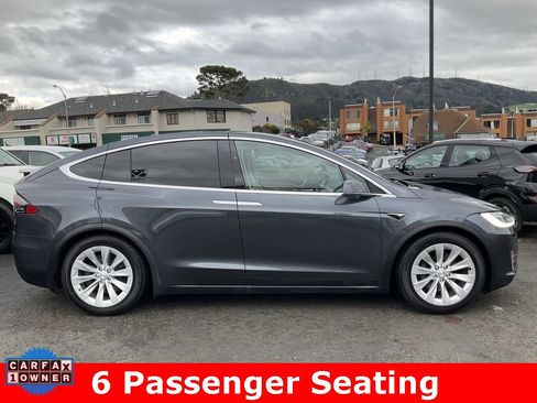 Used 2018 Tesla Model X 100D image 3