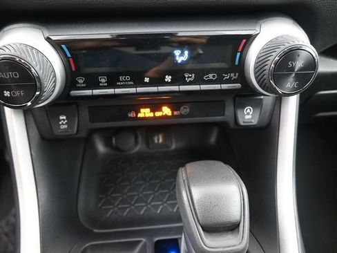 Used 2024 Toyota RAV4 XLE FWD image 3