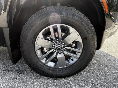 New 2026 Nissan Frontier SV w/ SV Convenience Package AWD/4WD image 9