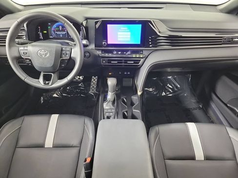 Used 2025 Toyota Camry SE w/ Convenience Package FWD image 16