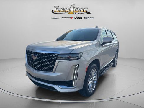 Used 2021 Cadillac Escalade Premium Luxury AWD/4WD image 4