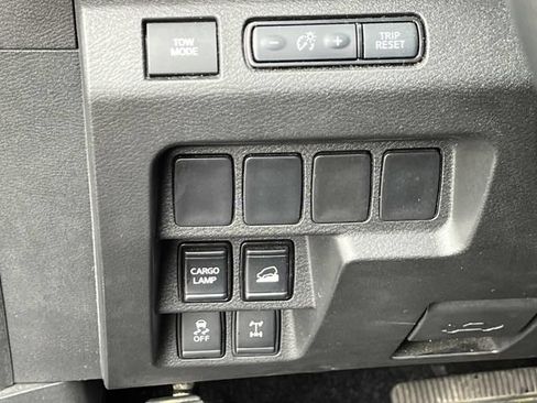 Used 2024 Nissan Frontier PRO-4X AWD/4WD image 27