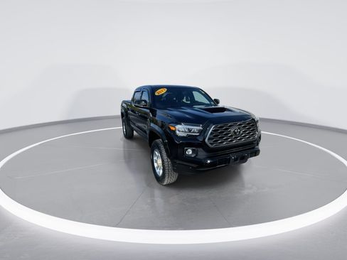 Used 2023 Toyota Tacoma TRD Sport w/ Technology Package AWD/4WD image 2