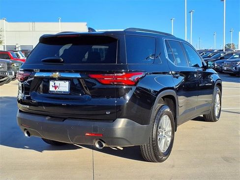 Used 2023 Chevrolet Traverse LT image 15