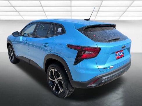 New 2026 Chevrolet Trax RS w/ Driver Confidence Package image 2