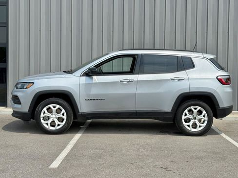 Used 2024 Jeep Compass Latitude AWD/4WD image 8