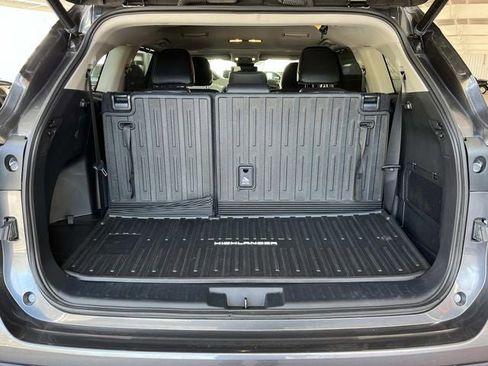 Used 2022 Toyota Highlander XLE image 21