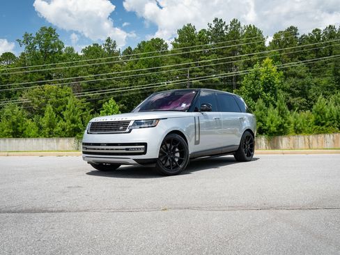 Used 2023 Land Rover Range Rover Long Wheelbase SE AWD/4WD image 1
