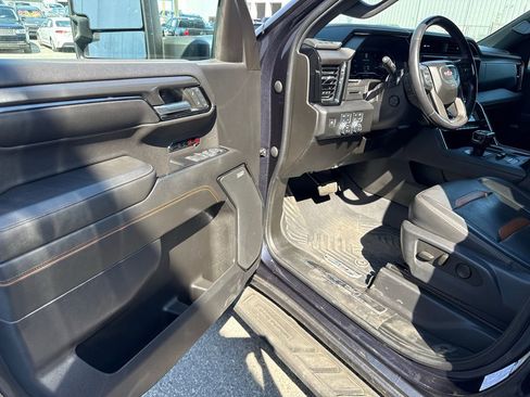 Used 2022 GMC Sierra 1500 AT4 w/ Sierra Safety Plus Package AWD/4WD image 9