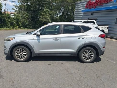 Used 2016 Hyundai Tucson SE w/ Option Group 02 AWD/4WD image 5