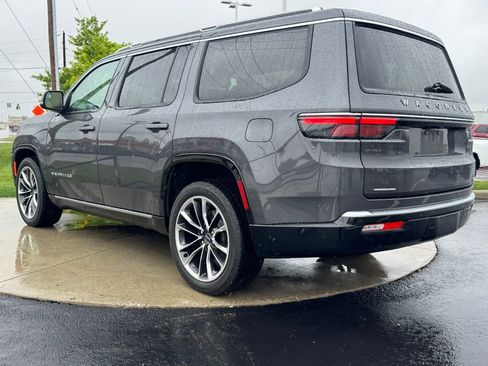 Used 2022 Jeep Wagoneer Series III w/ Premium Group I AWD/4WD image 5