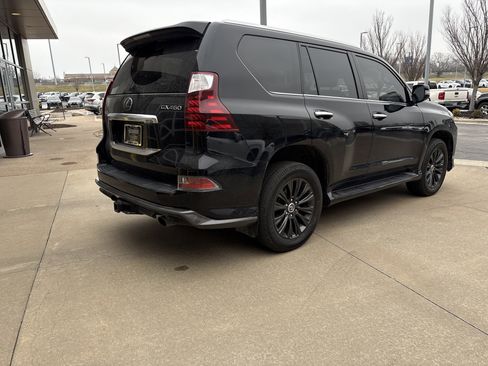 Used 2021 Lexus GX 460 Premium w/ Accessory Package image 25