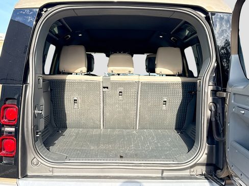 Used 2022 Land Rover Defender 110 XS Edition image 12