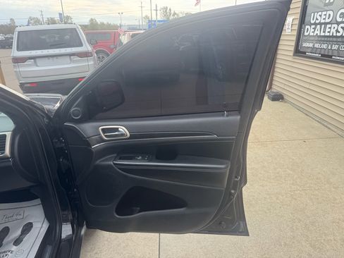 Used 2014 Jeep Grand Cherokee Limited image 16