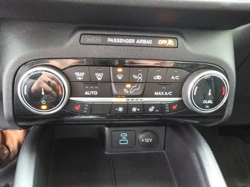 Certified 2022 Ford Escape Titanium w/ Class II Trailer Tow Package image 22