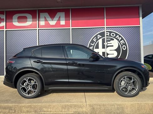 New 2026 Alfa Romeo Stelvio Sprint image 2