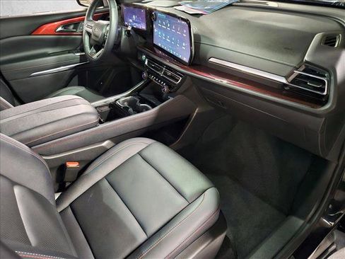 Used 2024 Chevrolet Traverse Z71 AWD/4WD image 19
