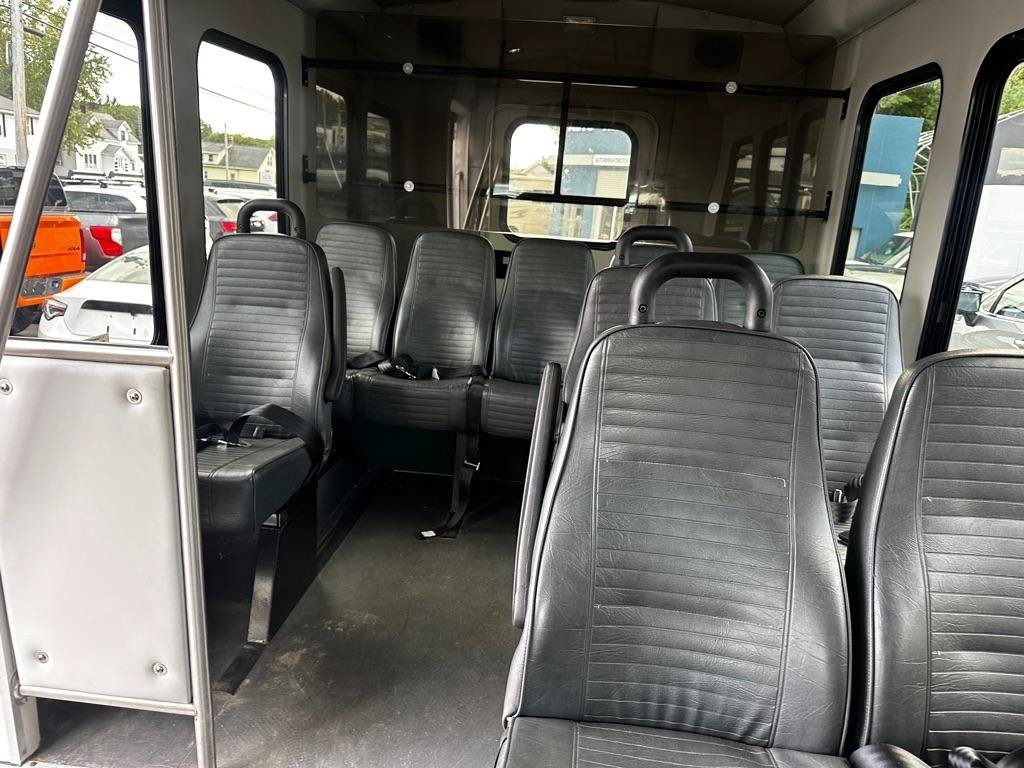 Used 2015 Ford E-350 and Econoline 350 Super Duty RWD image 10