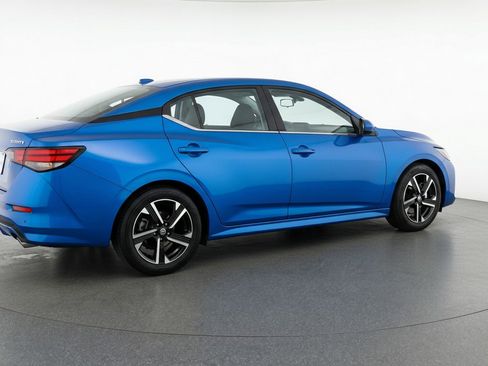 Used 2025 Nissan Sentra SV image 9