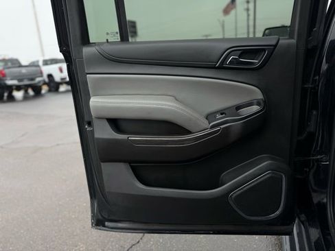Used 2018 Chevrolet Suburban LT image 15
