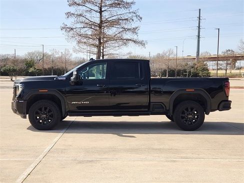 Used 2024 GMC Sierra 2500 AT4 w/ AT4 Premium Plus Package image 4