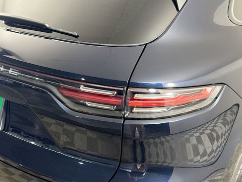 Used 2021 Porsche Cayenne image 33