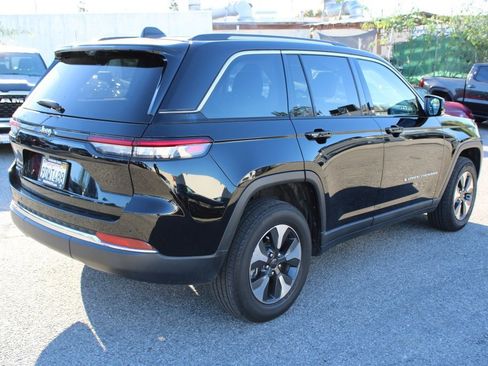 Used 2022 Jeep Grand Cherokee Limited 4xe w/ Luxury Tech Group II image 4