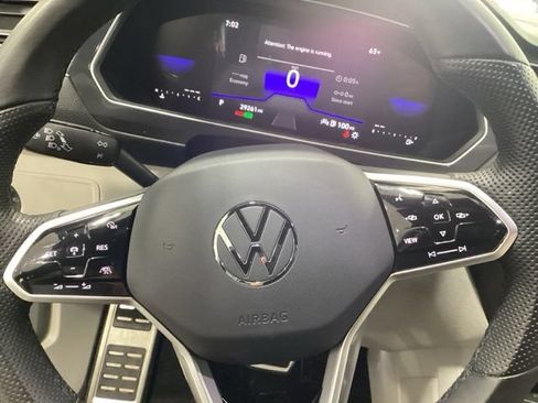 Certified 2023 Volkswagen Tiguan SE R-Line FWD image 19