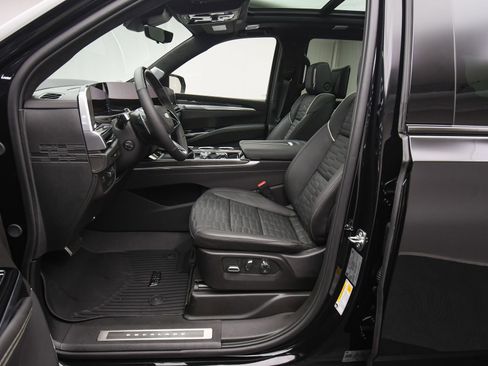 Used 2025 Cadillac Escalade V w/ LPO, ONYX Package image 23