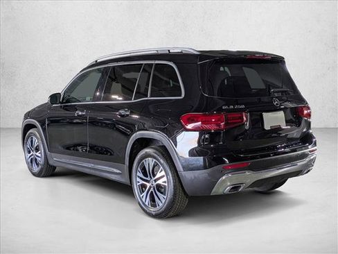 Used 2025 Mercedes-Benz GLB 250 image 7