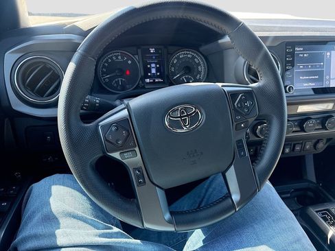 Used 2023 Toyota Tacoma TRD Off-Road w/ Advanced Technology Package AWD/4WD image 11