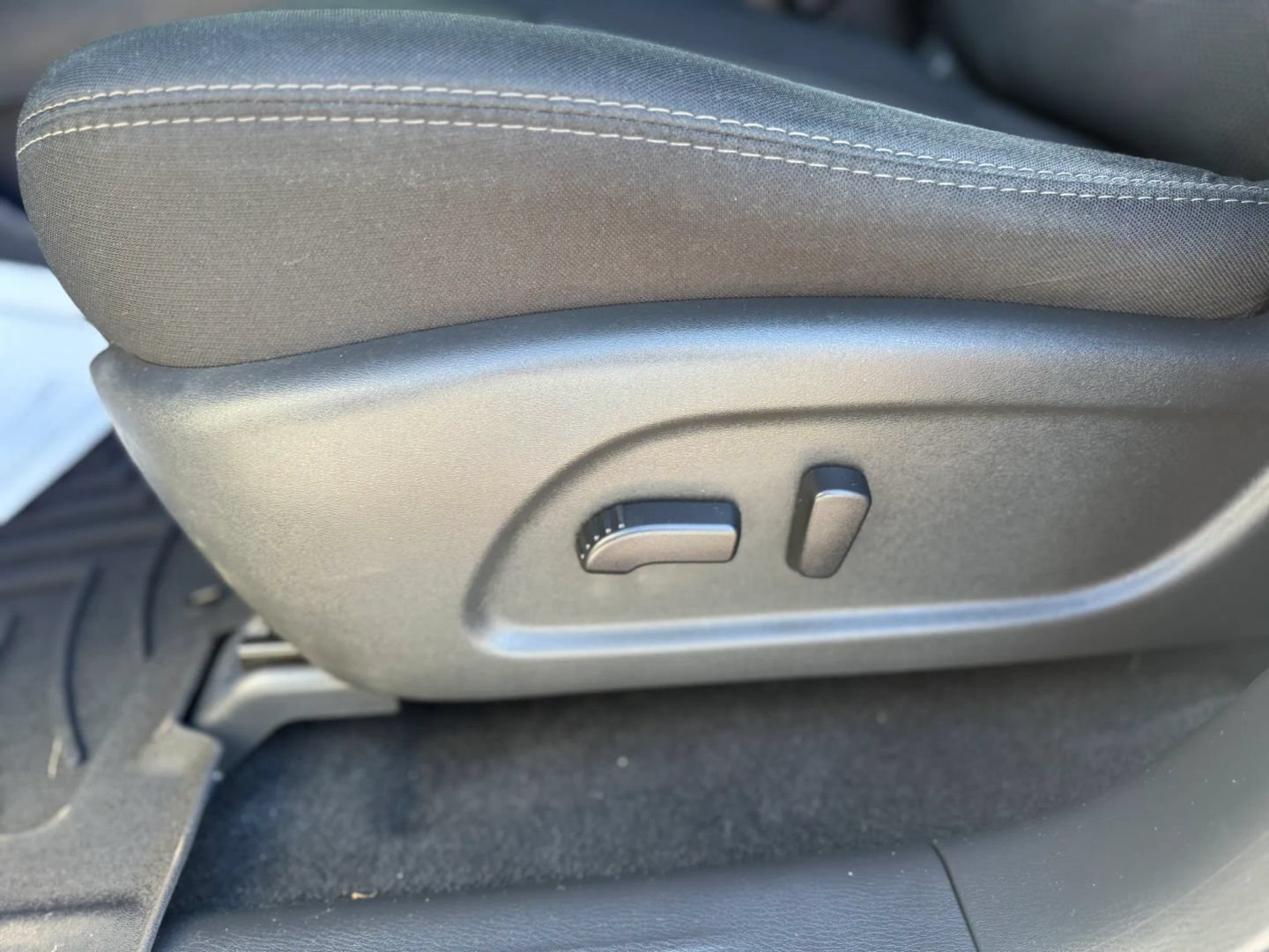 Used 2019 Nissan Pathfinder SV AWD/4WD image 22