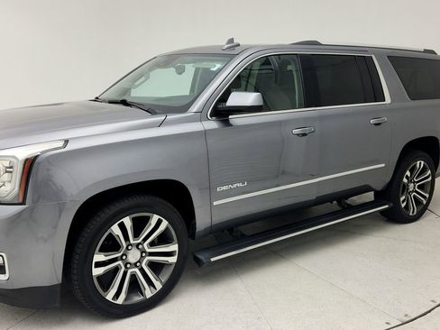Used 2020 GMC Yukon XL Denali w/ Open Road Package image 4
