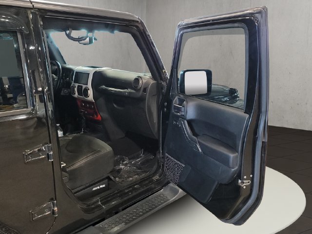 Used 2018 Jeep Wrangler Unlimited Sahara AWD/4WD image 36