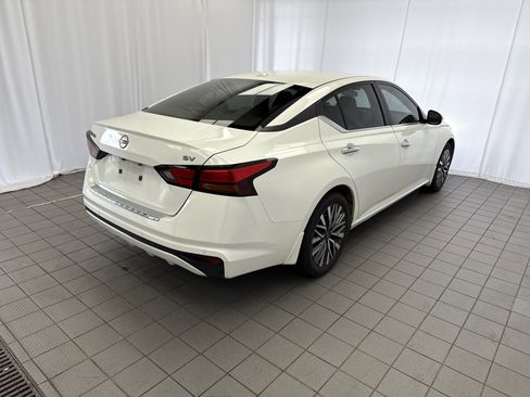 Used 2023 Nissan Altima 2.5 SV image 4