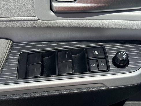 Certified 2026 Toyota Sienna XLE FWD image 15