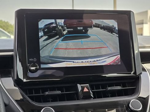 Used 2024 Toyota Corolla LE FWD image 11