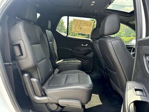 Used 2023 Chevrolet Traverse RS AWD/4WD image 26